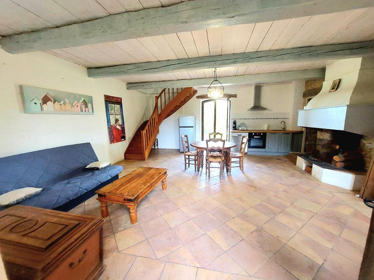 Mazet Du Chateau Joyeux De Violet Pépieux Dış mekan fotoğraf